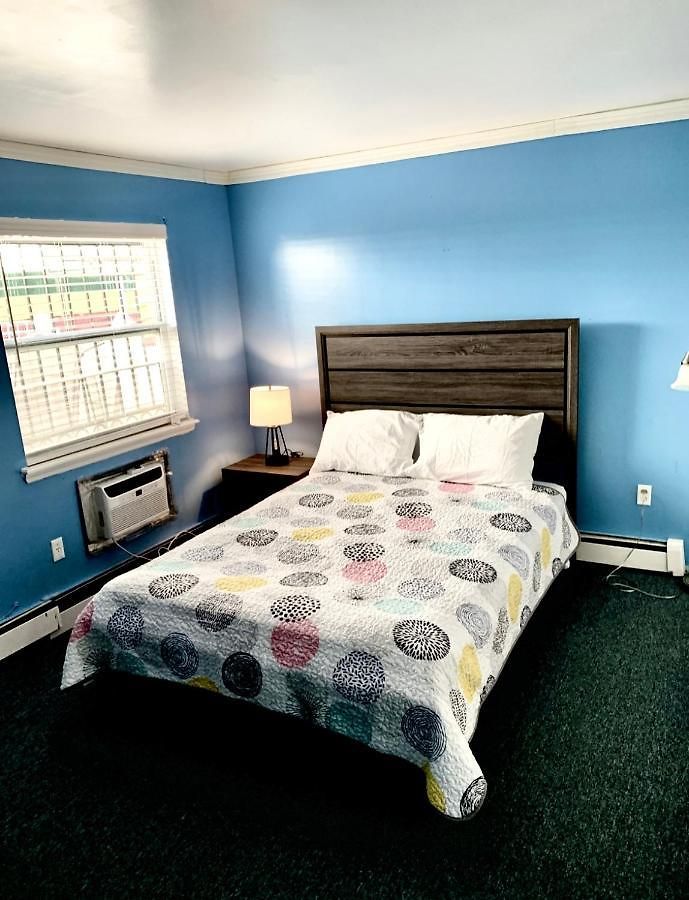 Large 3-bedrooms/2-bath Apt, One Block To Train New York