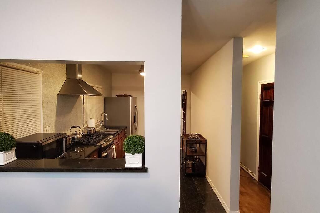 Quiet 3 Bedroom In Private Apartment