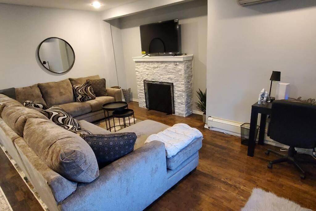 Quiet 3 Bedroom In Private