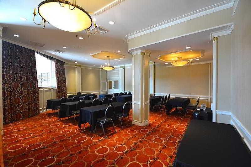 Hotel Western Queens Gold Coast 3*