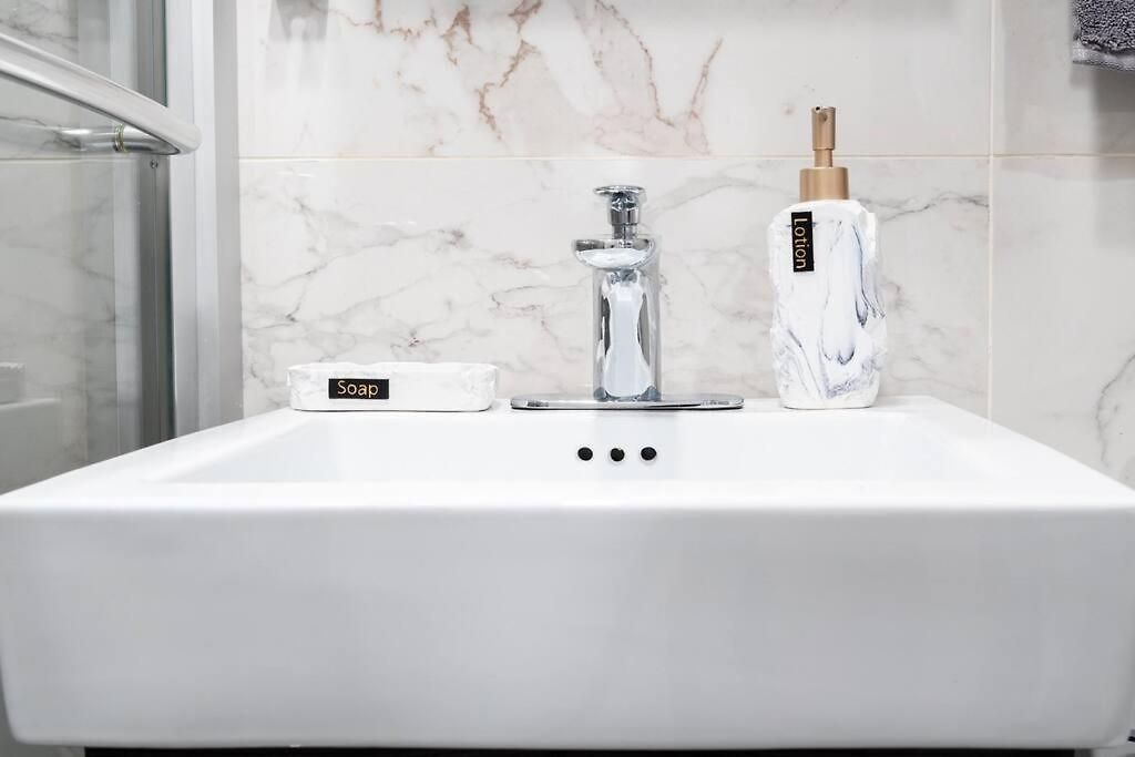 69-3c Stylish Lower East East 1br Brand New Apartment