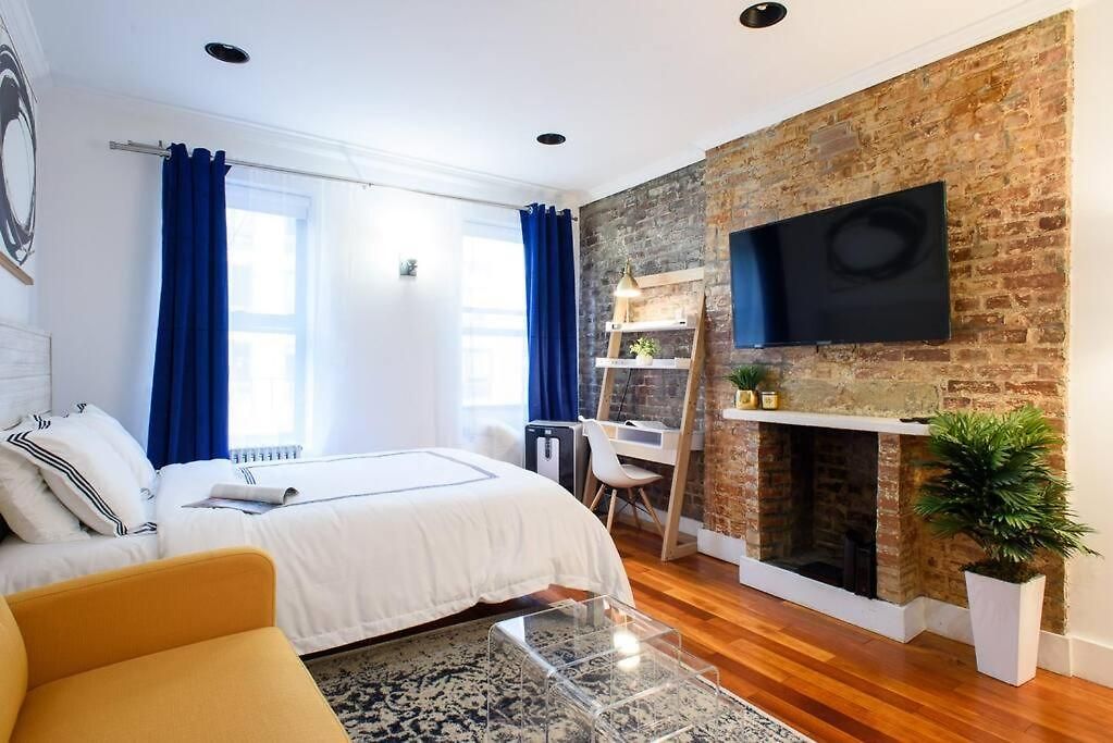 24-17 Renovated Prime Location Wd