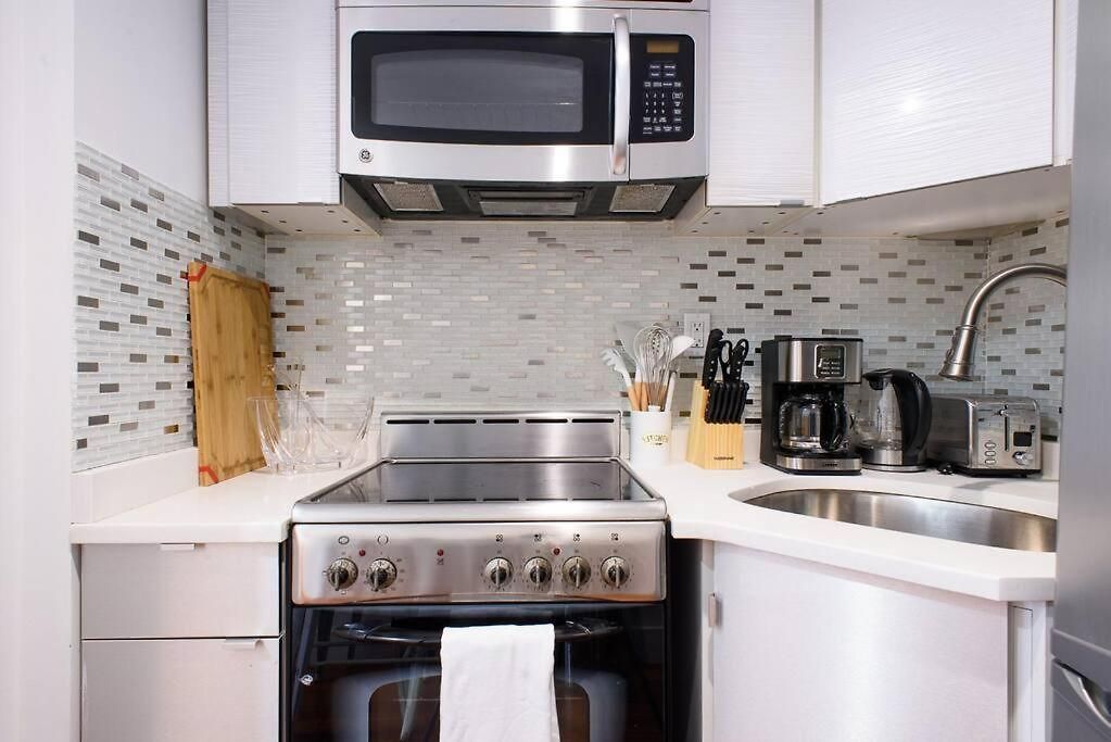 Apartment 24-17 Renovated Prime Location Wd