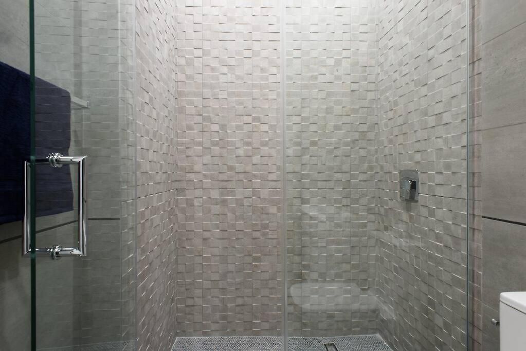 78-1d New Junior 1 Bedroom Prime Ues Wd In Unit *