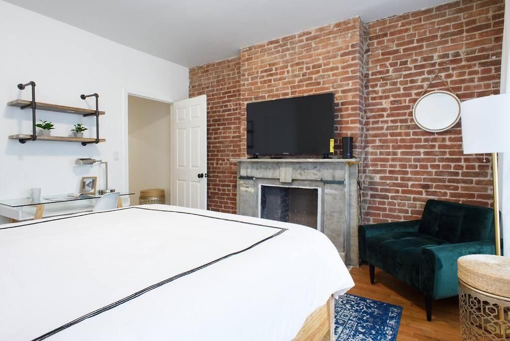 454-3w Prime Location 2br Newly Furnished Sleeps 5 *