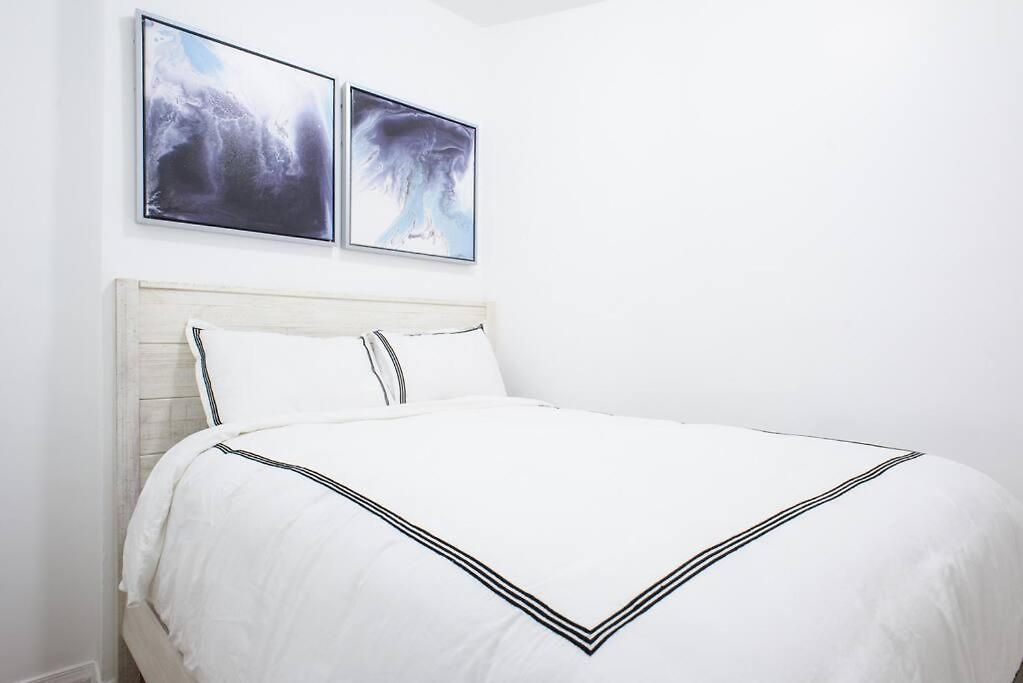 454-3w Prime Location 2br Newly Furnished Sleeps 5 Apartment *