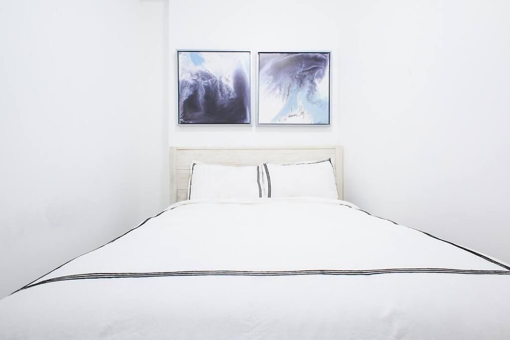 454-3w Prime Location 2br Newly Furnished Sleeps 5 Apartment *