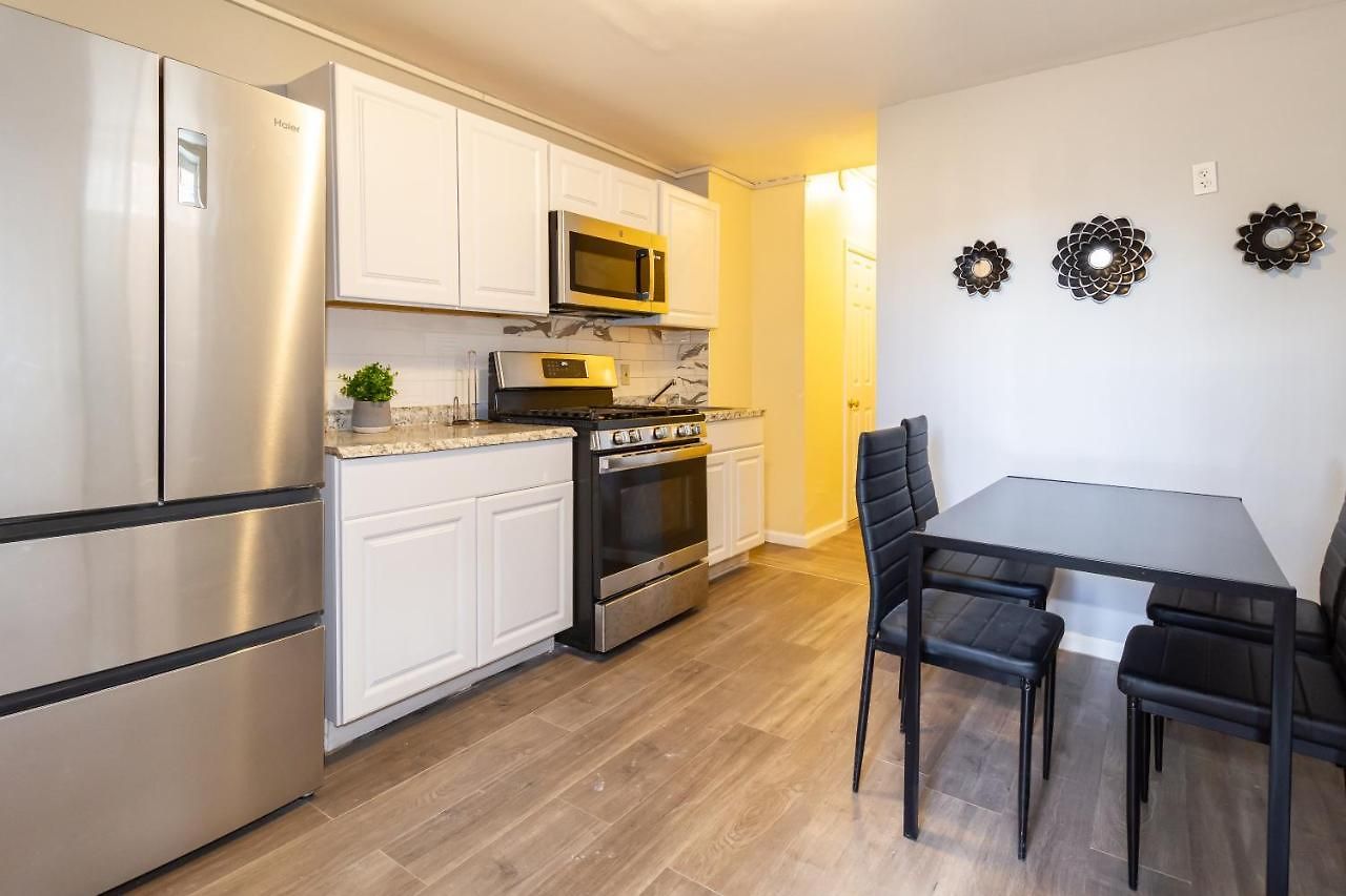 Apartment Cozy Shack 1 Bedroom Studio With Sofa And Full Kitchen In Elmhurst Ny *