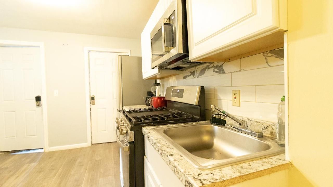 Apartment Cozy Shack 1 Bedroom Studio With Sofa And Full Kitchen In Elmhurst Ny