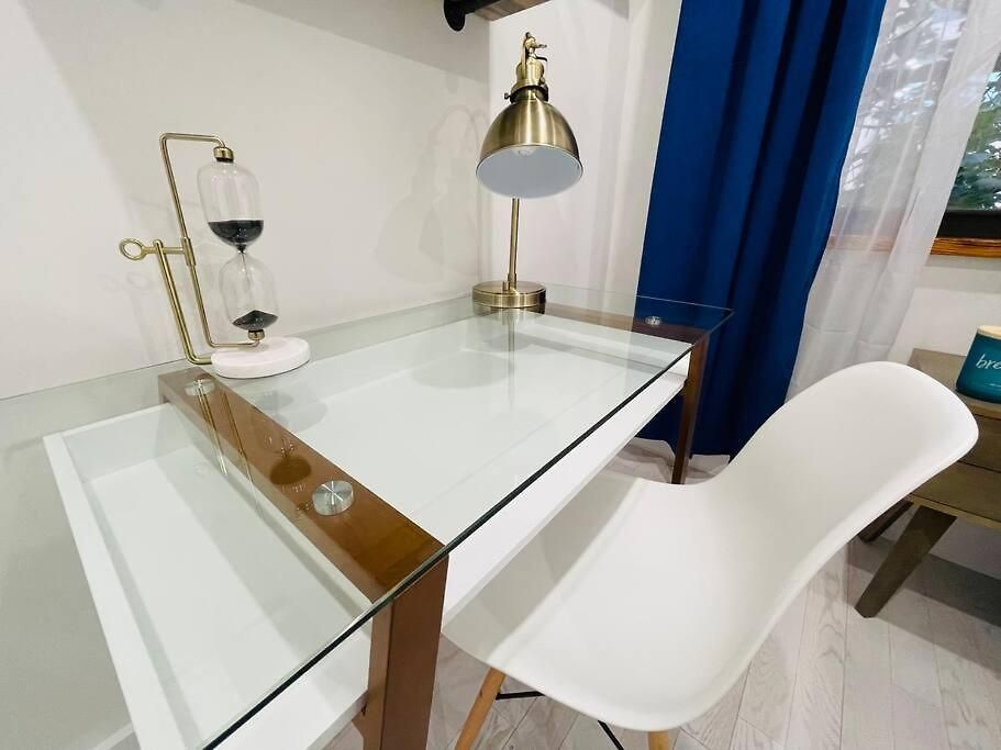 Apartment 78-3a Luxury Brand New Modern 1br W&d