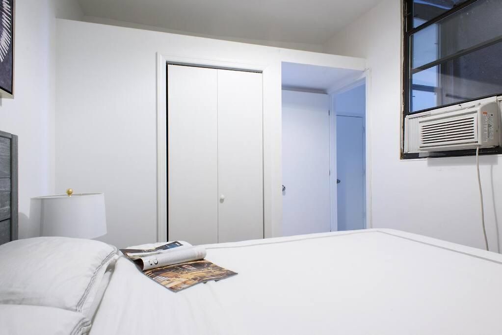 Apartment 428-3r Spacious Prime Midtown 2br Newly Furnished New York