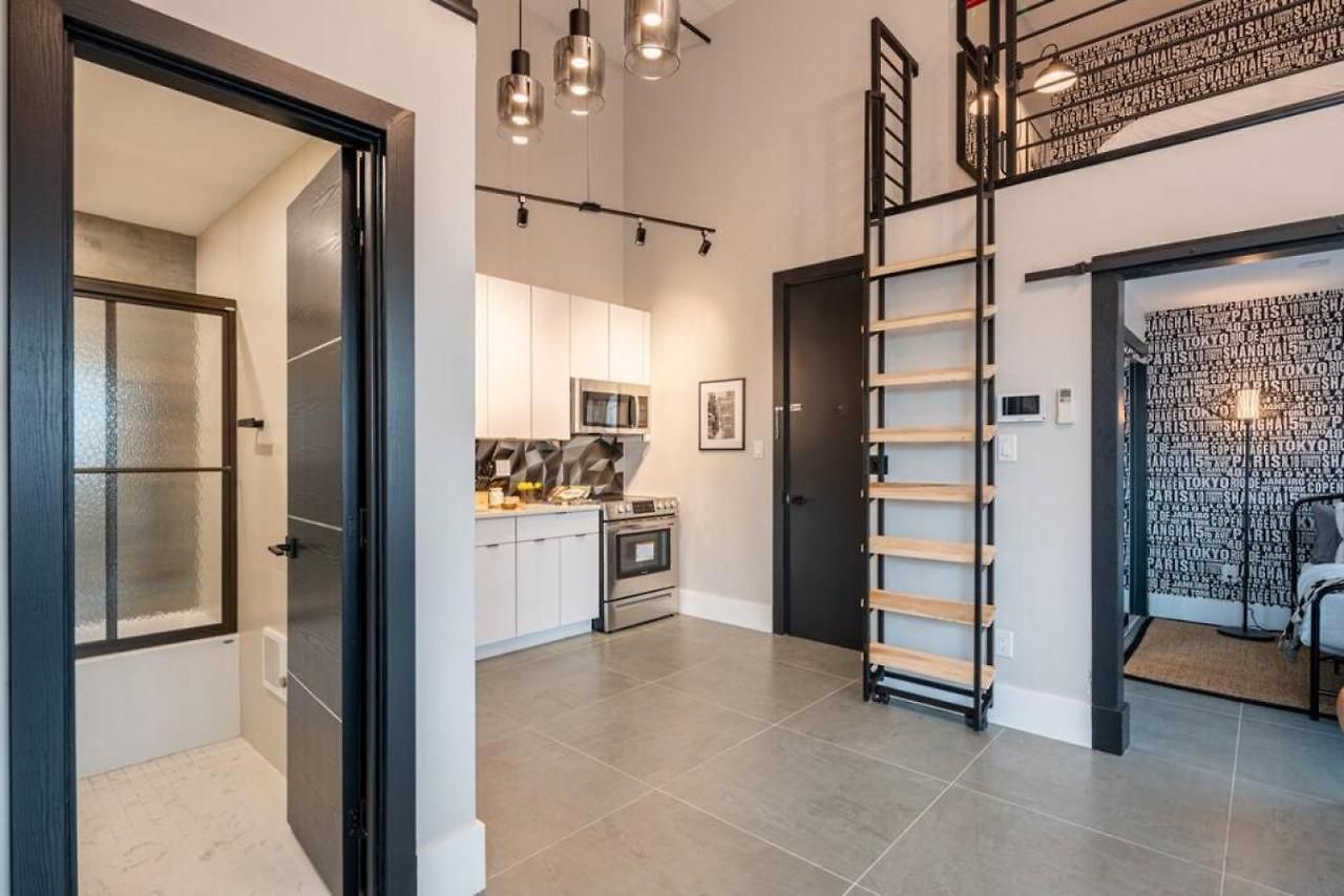 Apartment Chic Mezzanine Loft With Rooftop And Shoreline Nearby At 
