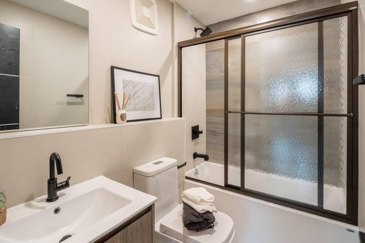 Chic Mezzanine Loft With Rooftop And Shoreline Nearby At 