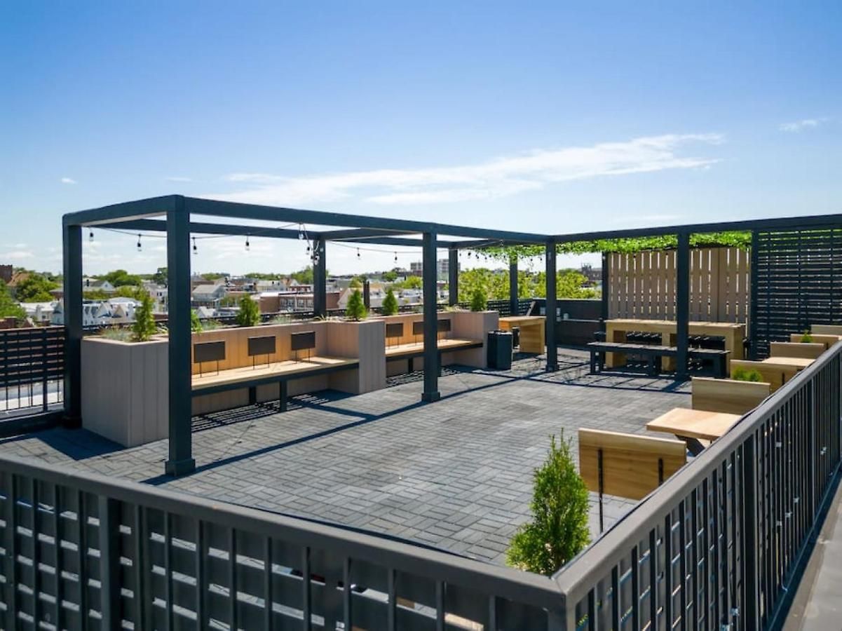 Apartment Chic Mezzanine Loft With Rooftop And Shoreline Nearby At 