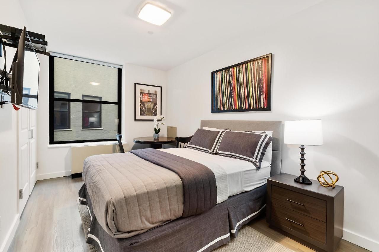 Apartment National At 888 Sixth Avenue - Furnished *