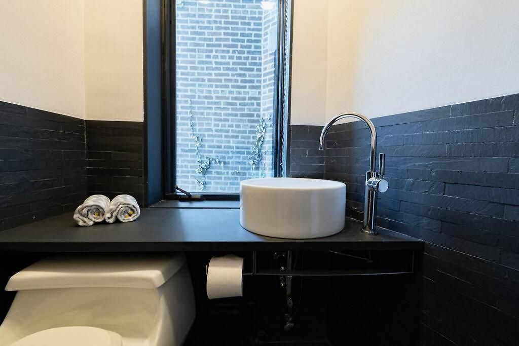 E10-3 3br Designer Townhouse Apartment New York