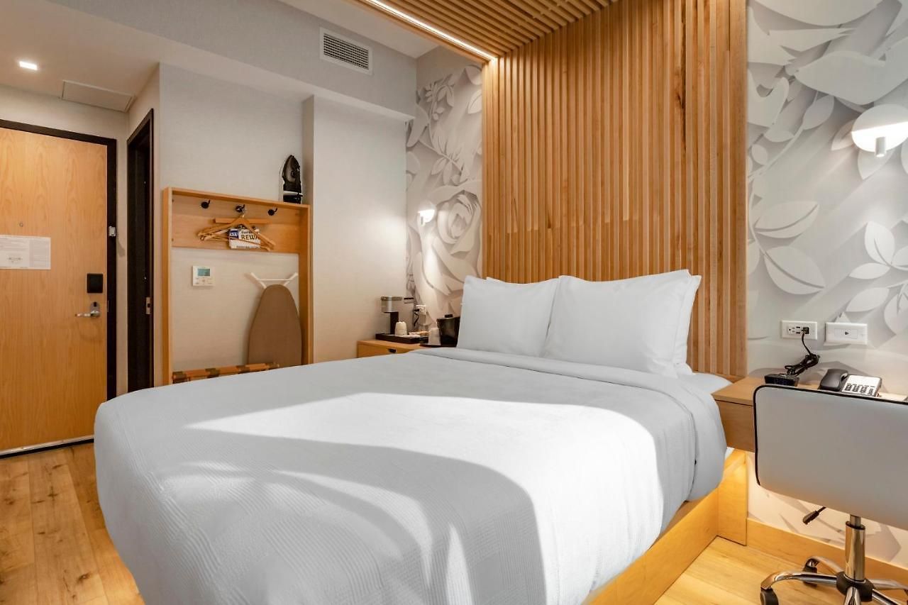 Western Soho Hotel 3*