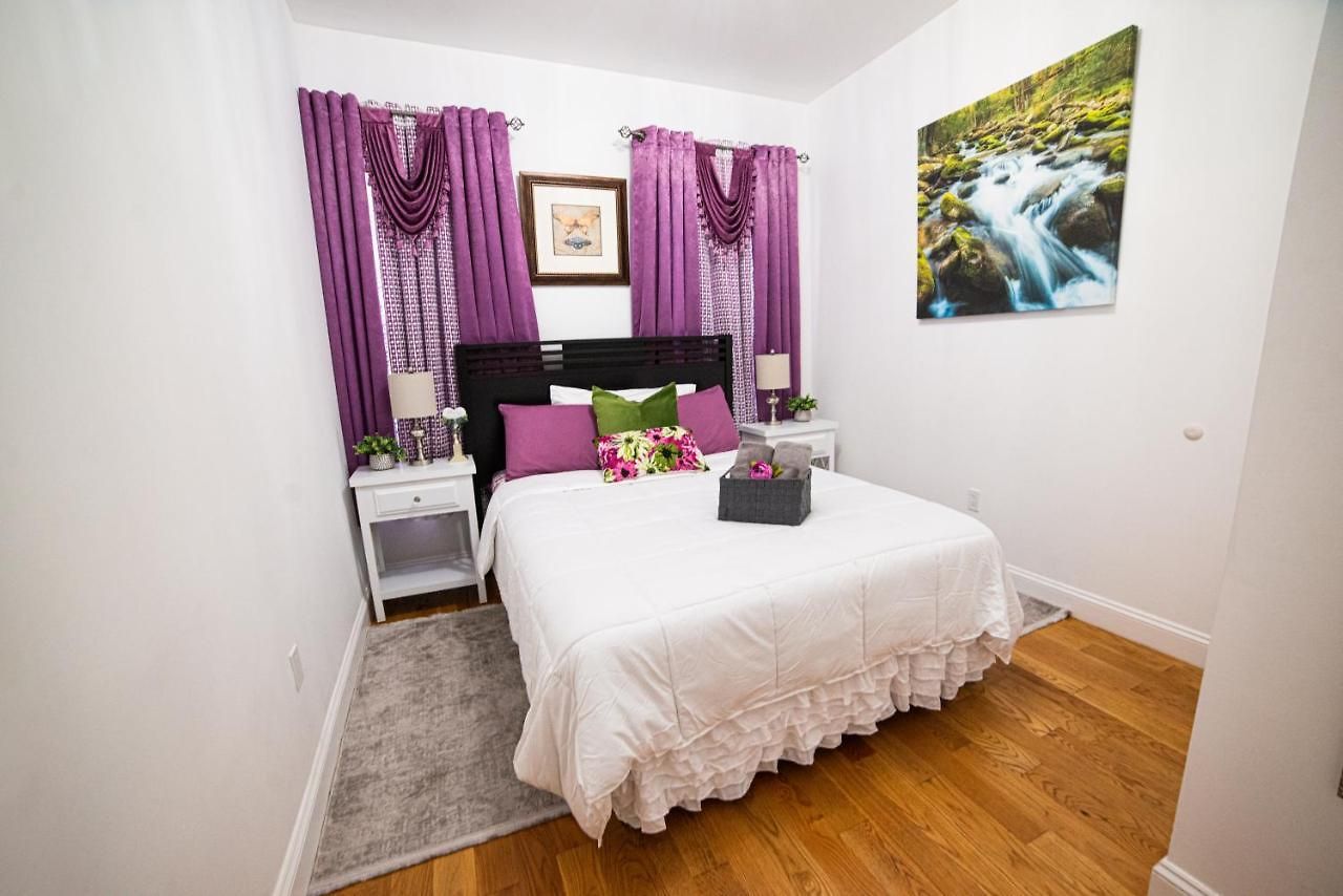 Homestay Floor With Skylight Brooklyn