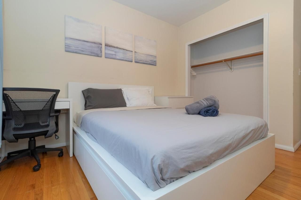 Corporate Suites On Upper East Side Apartment