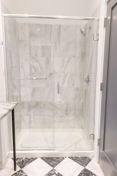 Privet House - Midwood/flatbush Recently Remodeled * New York