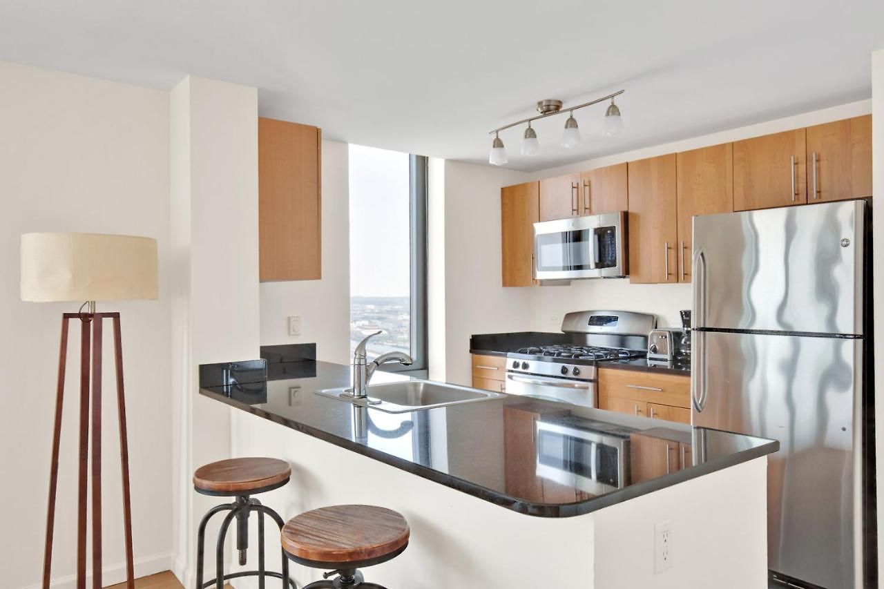 Apartment Lic 2br W Wd Elevator Doorman Nr E River Nyc-849 New York