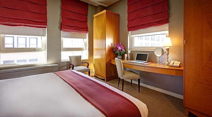 Hotel Giraffe By Library Collection New York