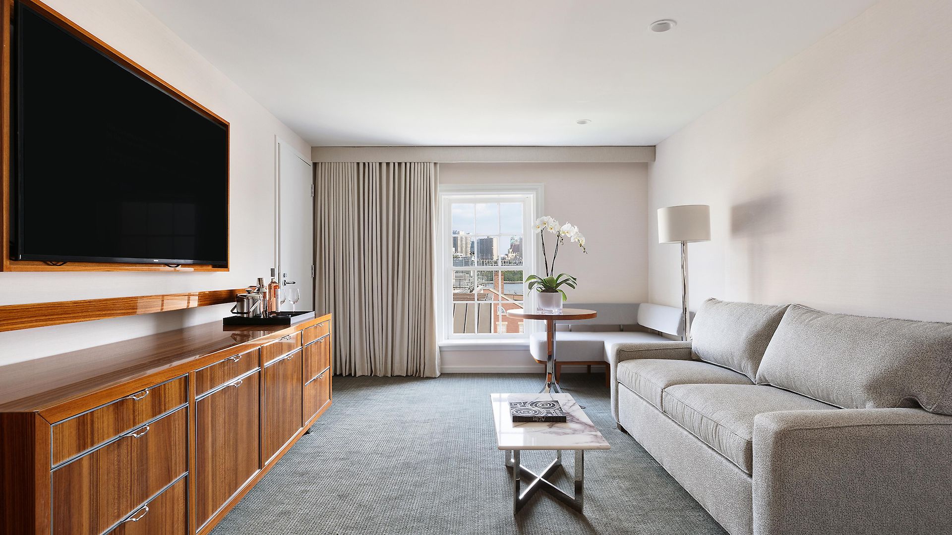 33 Hotel, City, Seaport 5*