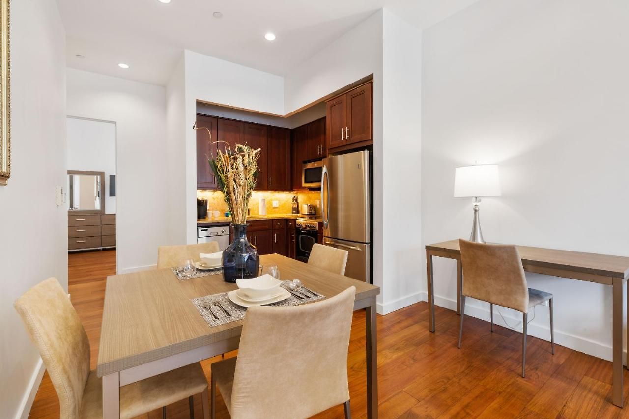 Apartment National At 888 Sixth Avenue - Furnished *