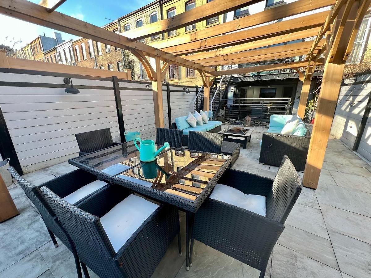 The Caz, A Modern Brooklyn Townhome With Waterfall Bed & Breakfast New York