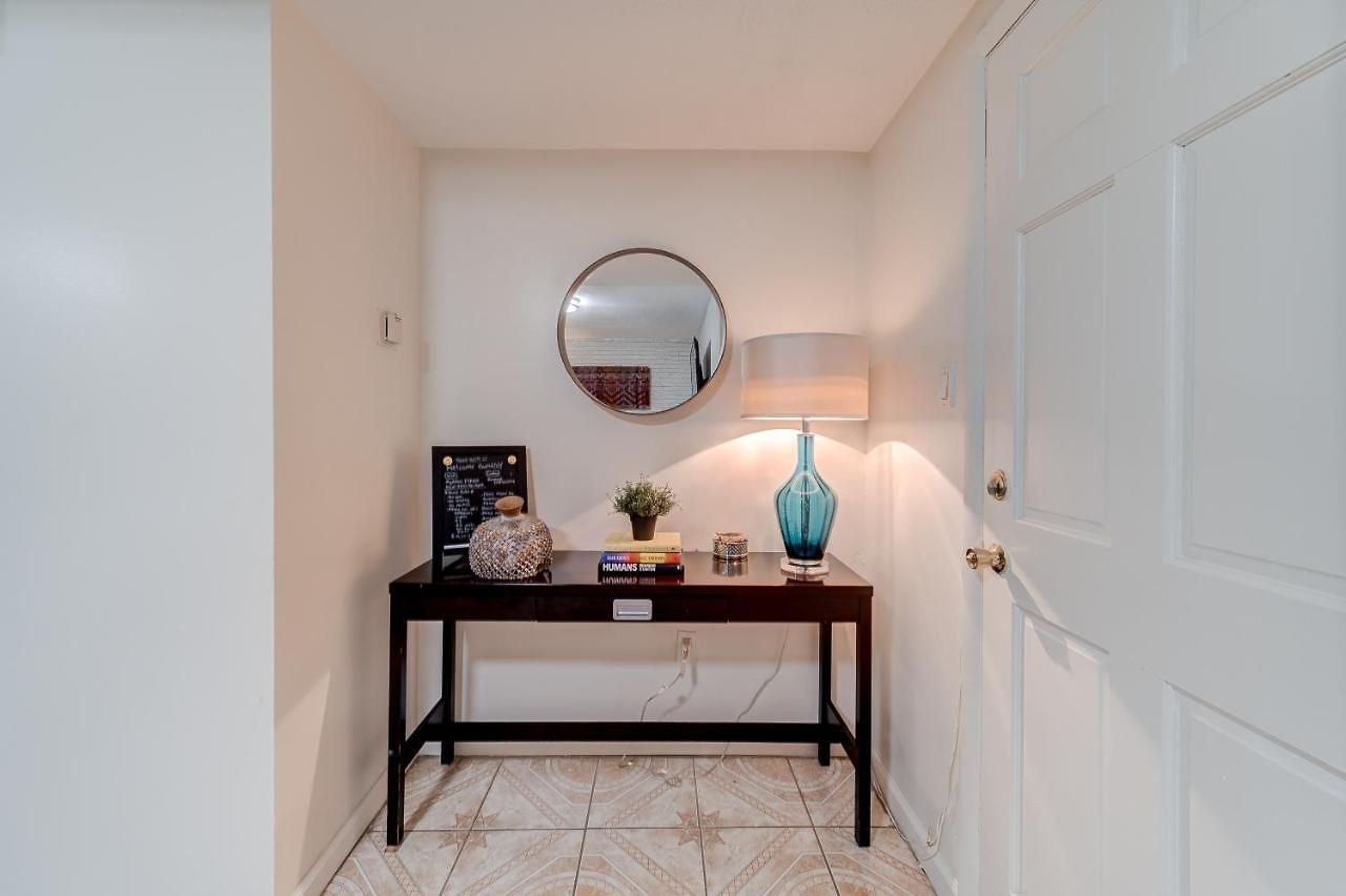 Wonderful Getaway In Canarsie Brooklyn With Parking