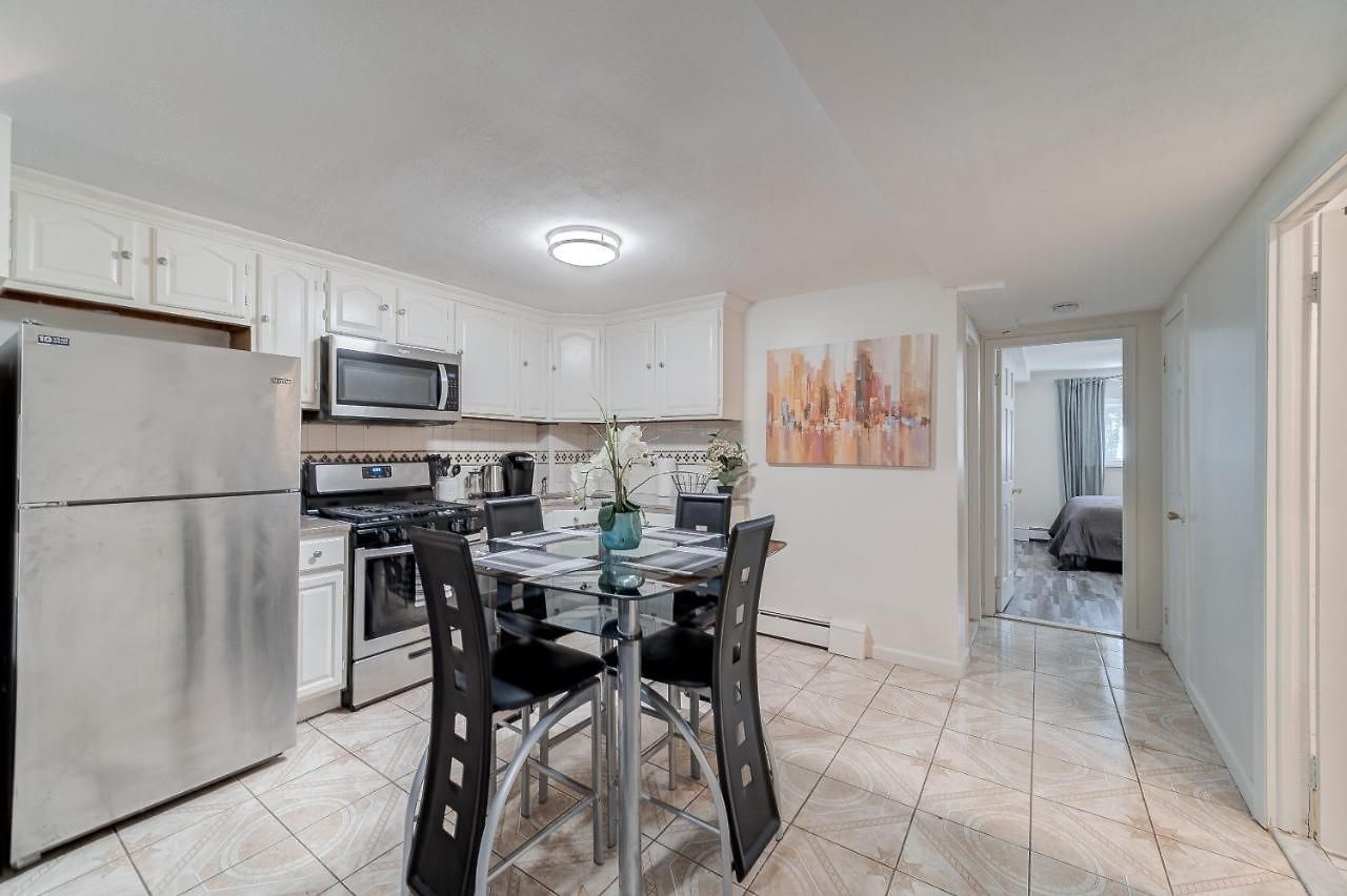 Apartment Wonderful Getaway In Canarsie Brooklyn With Parking