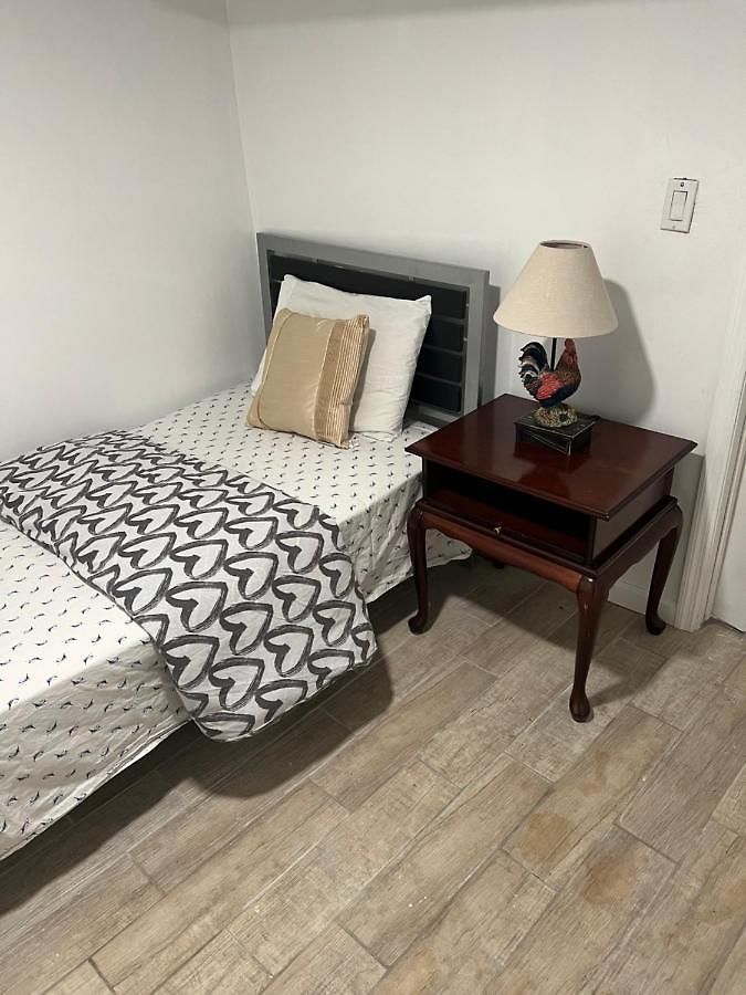 Guest house A Restful In Queens *