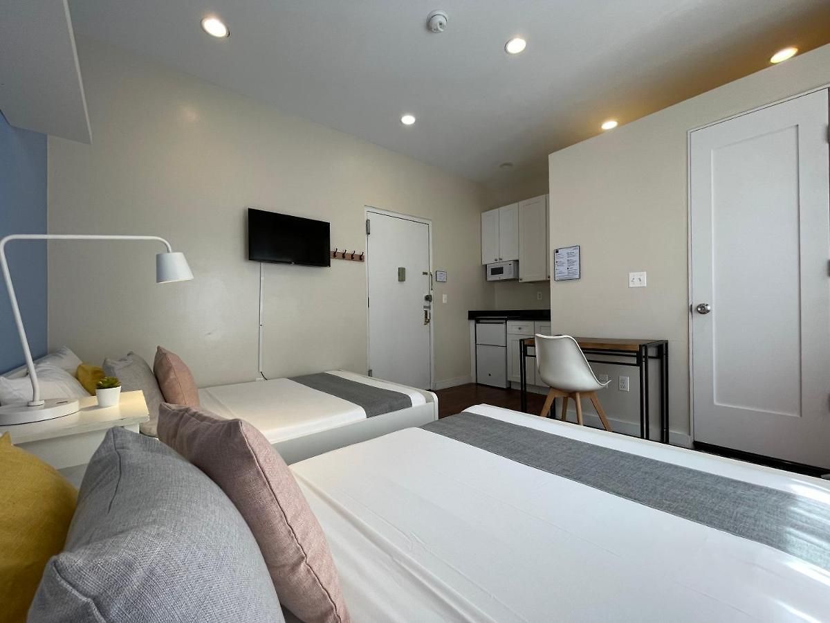 And The City, Empire State Building Apartment *