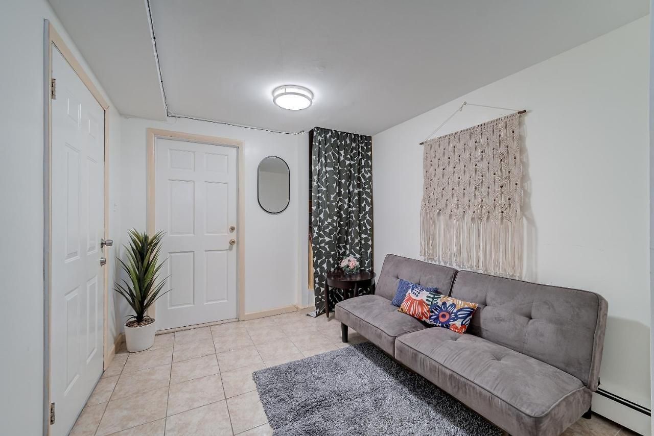 Wonderful Getaway In Canarsie Brooklyn With Parking * New York