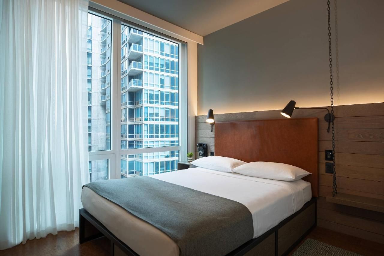 Moxy Nyc Downtown Hotel