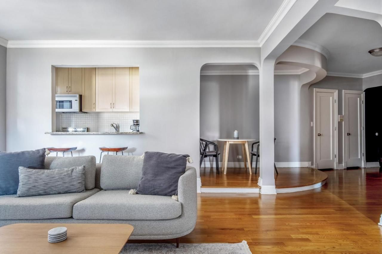 Corner 1br In W Village W Doorman Nyc-157 Apartment *