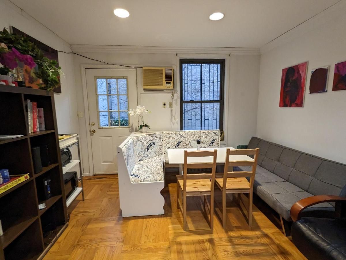 Private Bedroom In Large Modern Brooklyn Brownstone! Homestay *