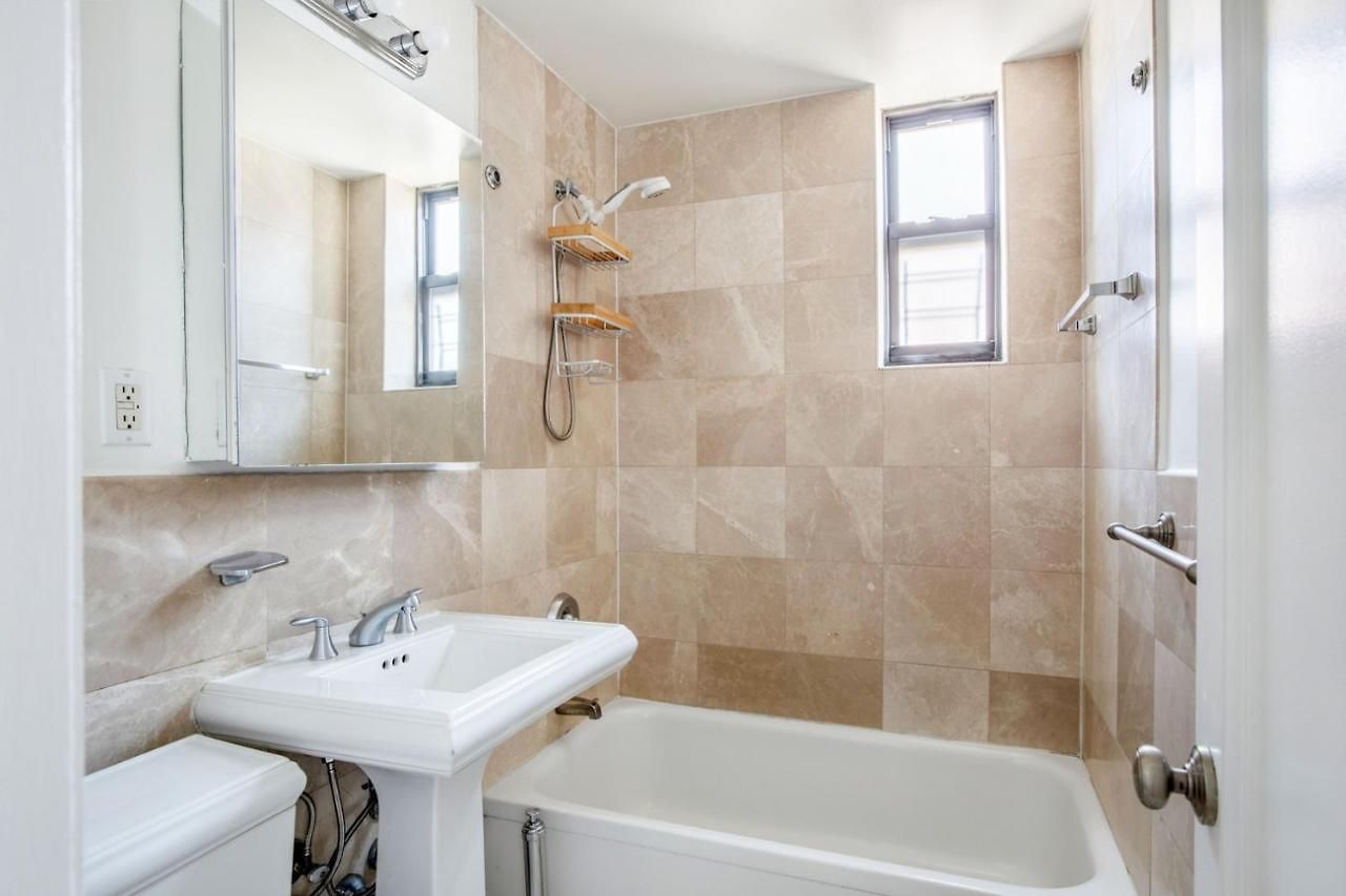 Corner 1br In W Village W Doorman Nyc-157 Apartment New York