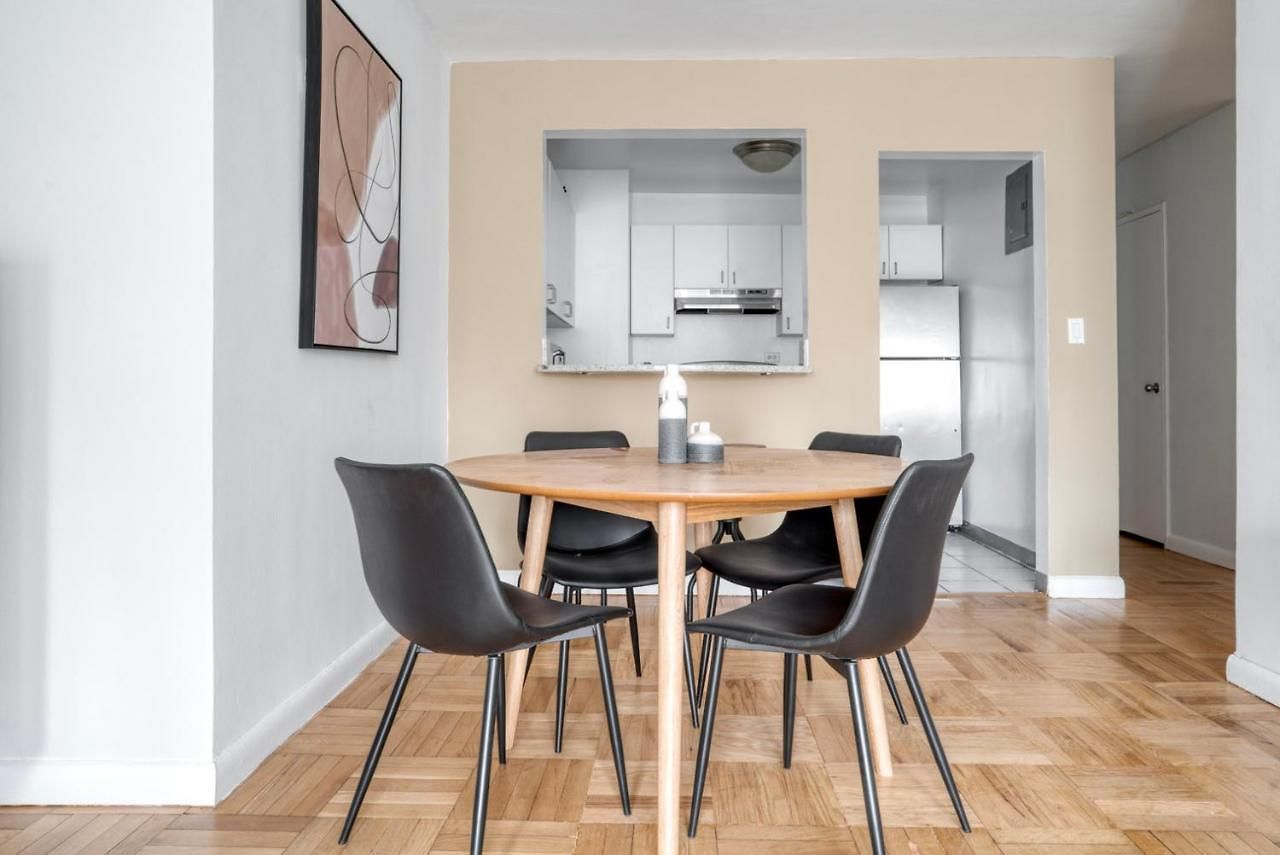 Lenox Hill 2br W Elevator Doorman Nyc-1012 *