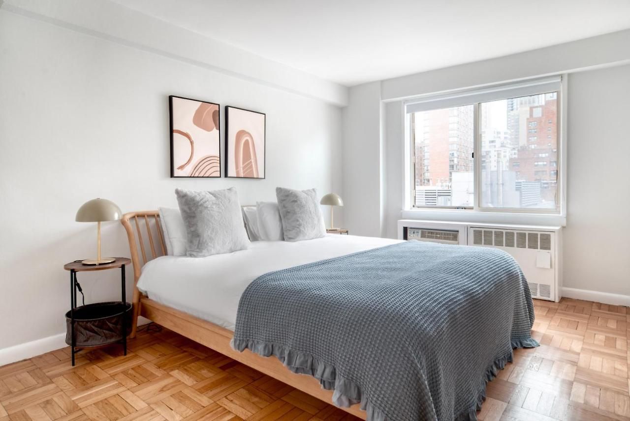 Lenox Hill 2br W Elevator Doorman Nyc-1012 Apartment *