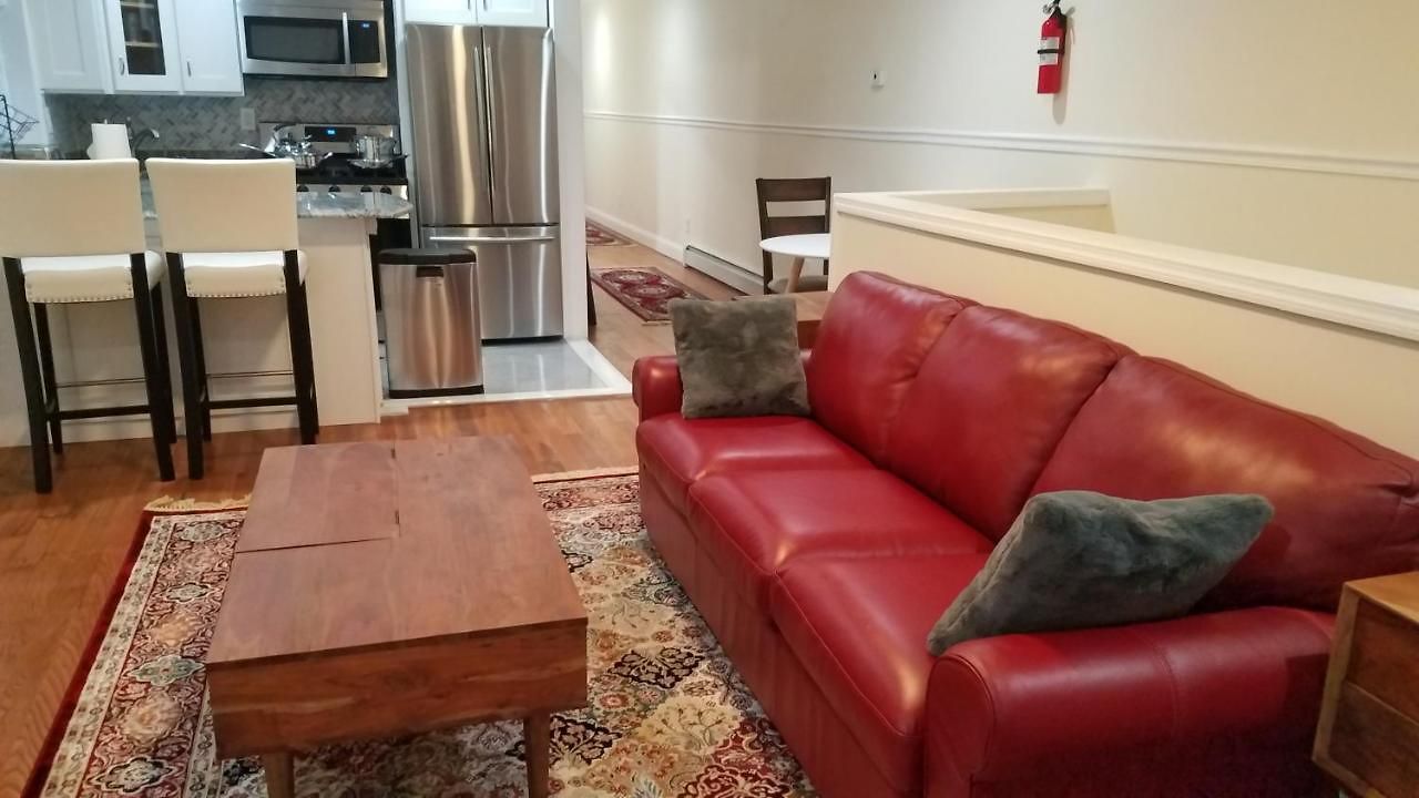 1120-1 Comfortable Qualitycribs Apartment