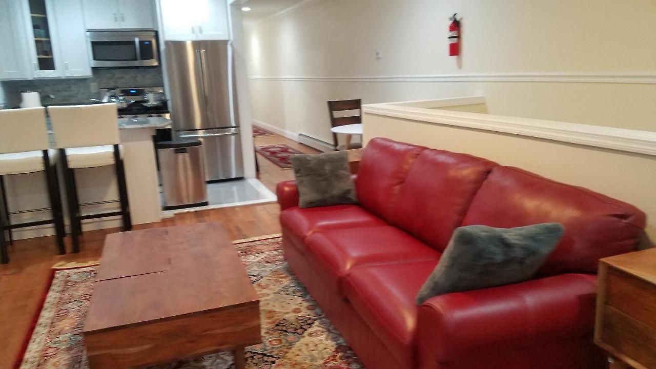 1120-1 Comfortable Qualitycribs Apartment *
