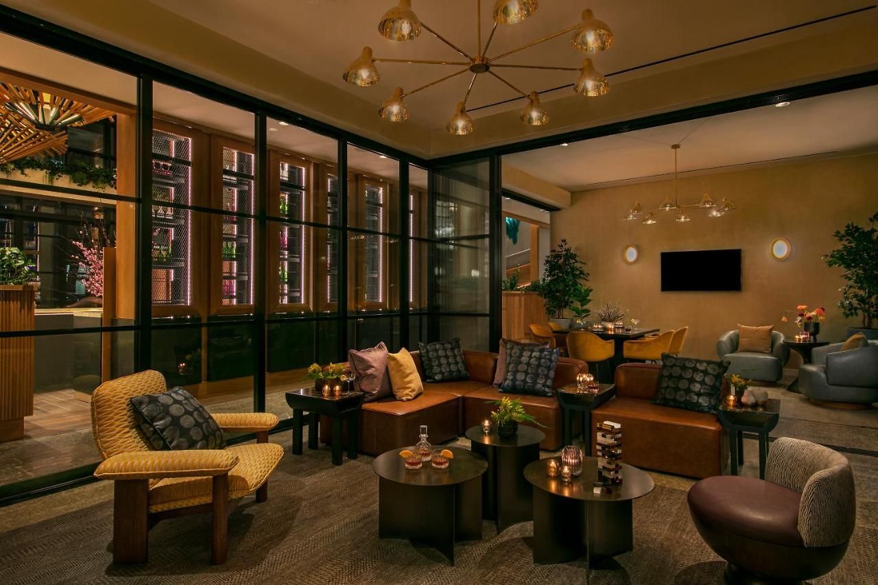 Moxy Brooklyn Williamsburg Hotel