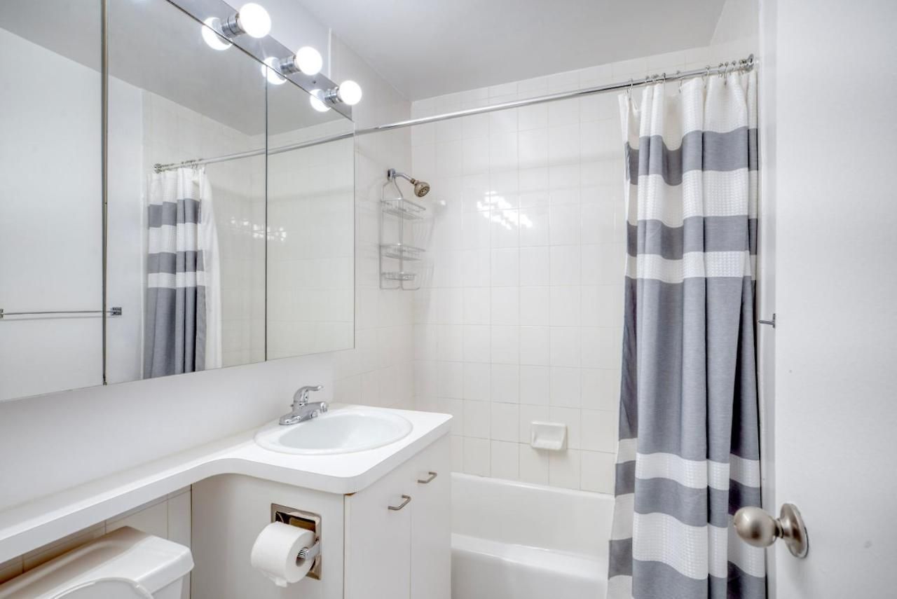Lenox Hill 2br W Elevator Doorman Nyc-1012 Apartment