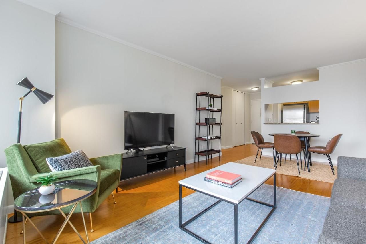 Midtown 2br W Pool Gym Roof Nr Broadway Nyc-382