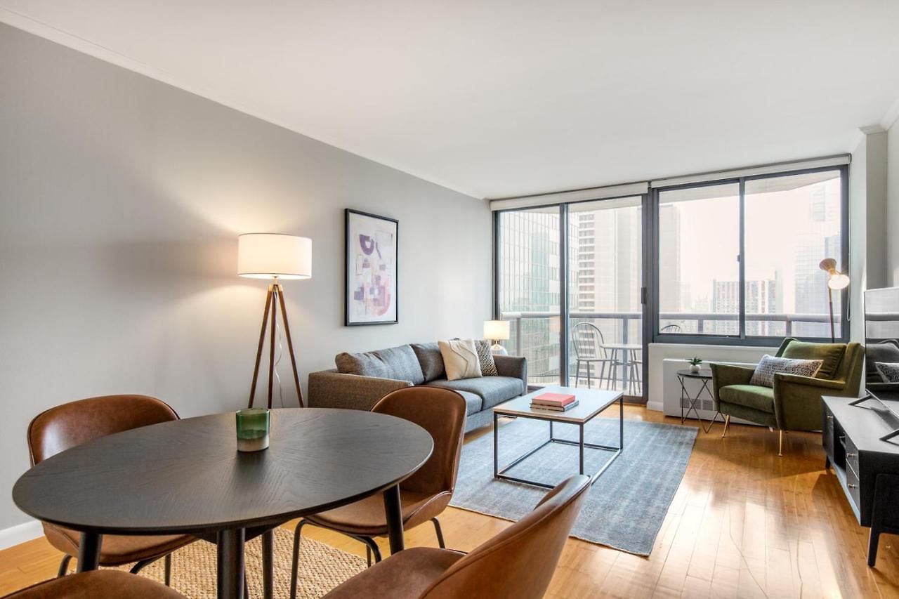 Apartment Midtown 2br W Pool Gym Roof Nr Broadway Nyc-382 New York