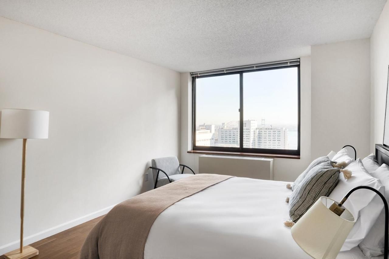 Ues 2br W Elevator Doorman Gym Nr Park Nyc-1072 Apartment New York