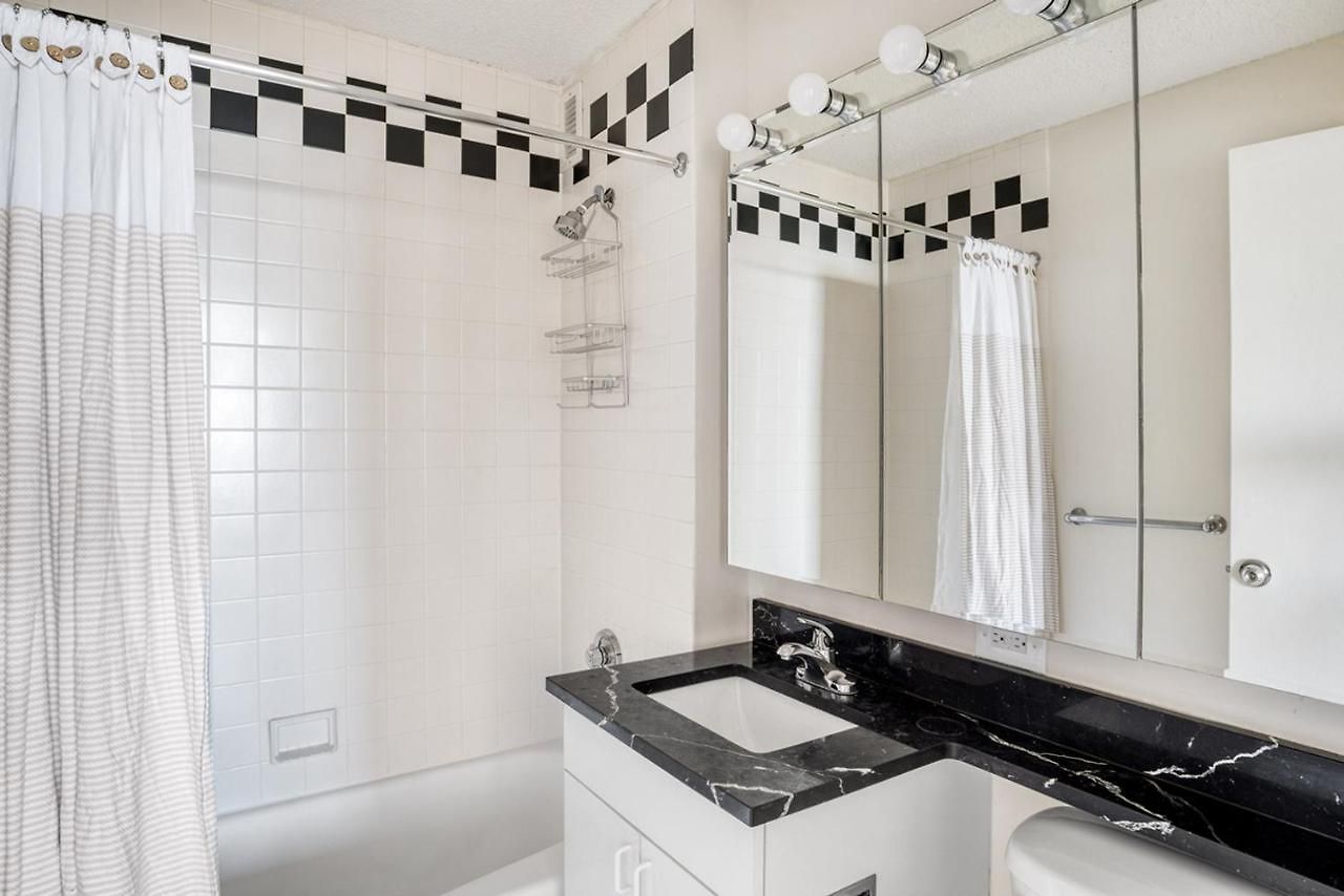 Ues 2br W Elevator Doorman Gym Nr Park Nyc-1072 Apartment *