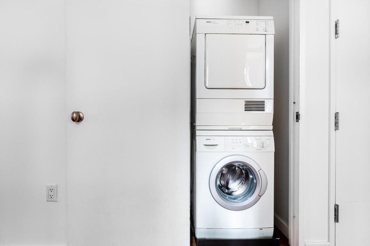 Midtown 1br W Doorman Gym Nr Times Sq Nyc-697 New York