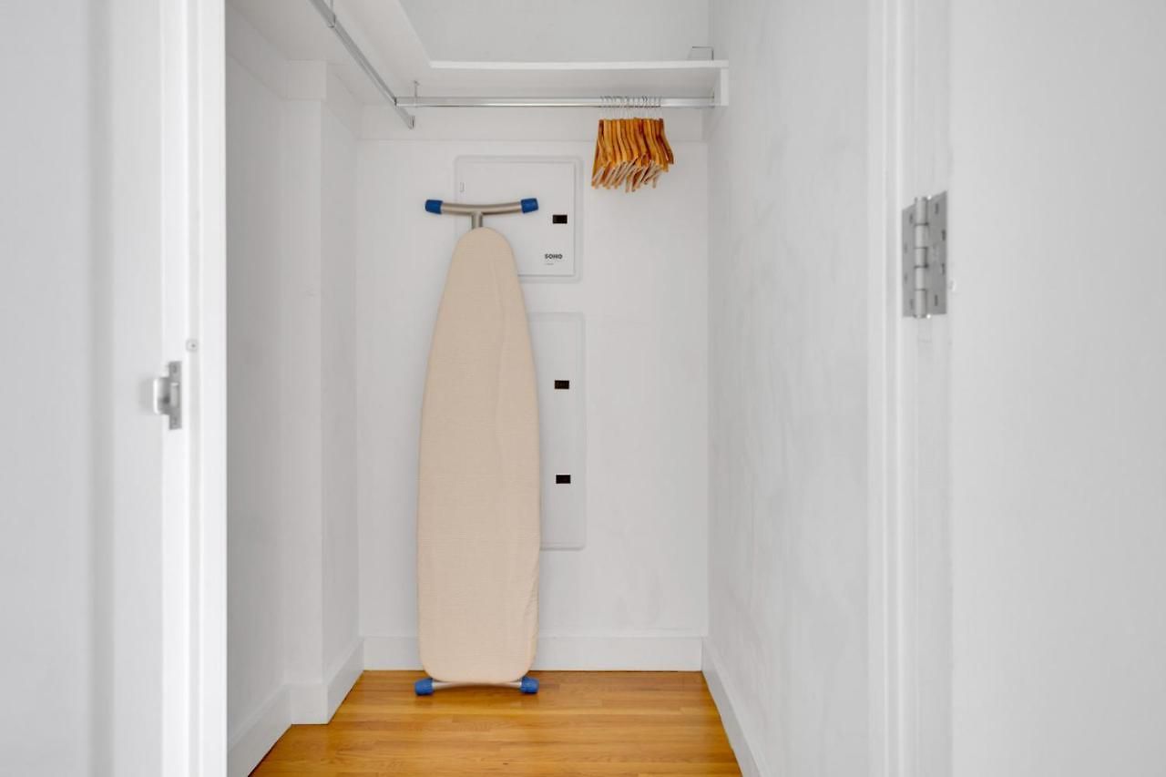 Chelsea 1br W Balcony Doorman Gym Nyc-158 Apartment